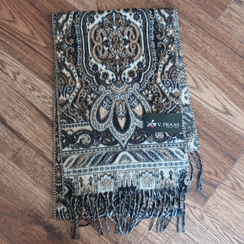 V. Fraas scarf NWT